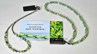 Halsketten aus grünem Bernstein